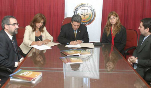 Imágenes durante la firma de Convenio Interinstitucional