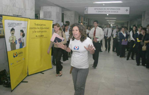 Momento en que se narraban los cuentos sobre hechos de corrupción 