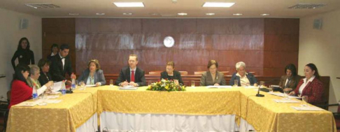 Ministra Pucheta presentó trabajos sobre familia y género