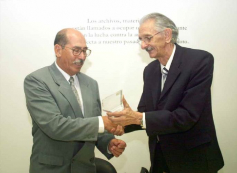 Momento en que fue homenajeado el señor Ismael Aguilera Martínez