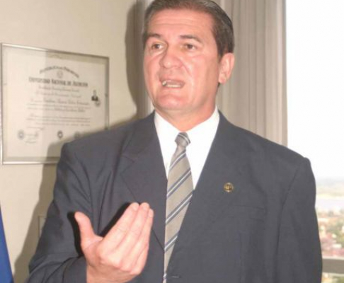 Emiliano Rolón, camarista.