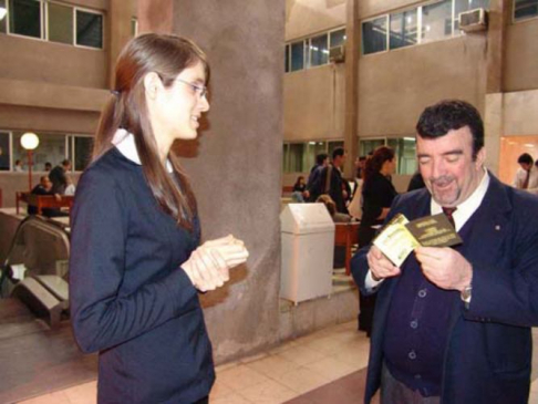 Profesionales accedieron a los volantes.