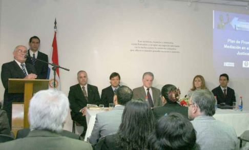 Durante el acto de lanzamiento.
