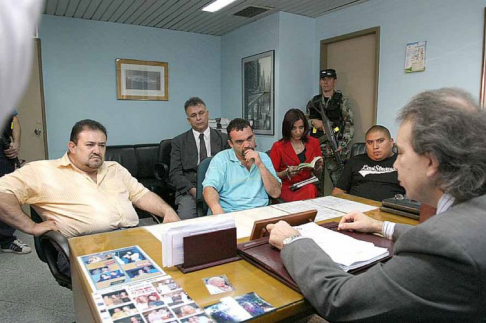 Los supuestos narcotraficantes durante la audiencia ante el juez Oscar Delgado.