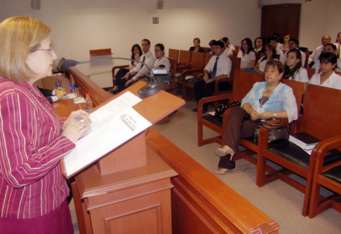 La doctora Pucheta do inicio al curso de capacitación