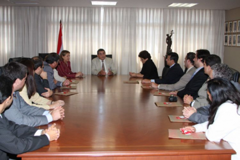 Imagenes de la visita protocolar al presidente de la Corte, doctor Antonio Fretes