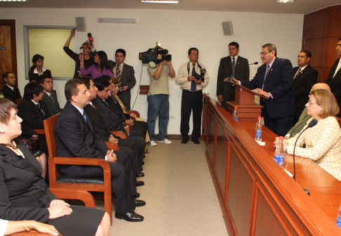 Instante en que el presidente de la Corte Suprema de Justicai, doctor Antonio Fretes daba su mensaje a los magistrados 