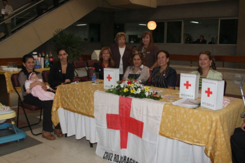 La Comisión de Damas del Poder Judicial “Amor en Acción” colaboró con la iniciativa de la Cruz Roja.