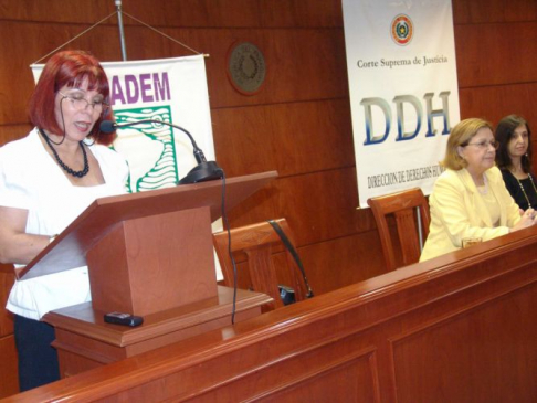 Imagen de la abogada Maria Graciela Mendoza corodinadora de CLADEM (Foto Archivo)