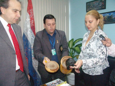 Oscar Delgado, juez penal de Garantías, realizando el procedimiento
