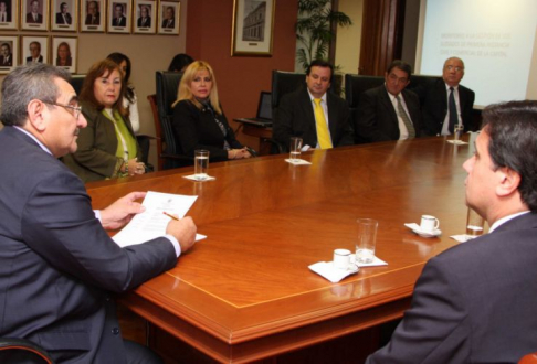 Presidente de la Corte en reunión con jueces del fuero Civil y Comercial