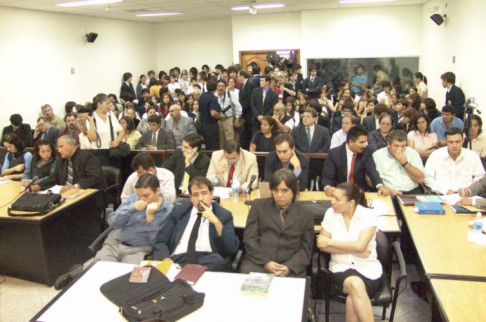 Penas confirmadas van de 24 a 35 años.