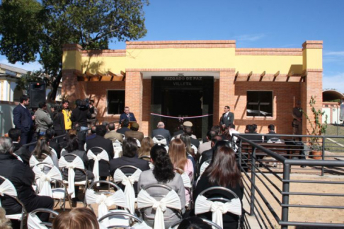 Momentos de la inauguración del Juzgado de Paz de la ciudad de Villeta
