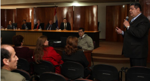 Aspecto de la conferencia realizada esta mañana