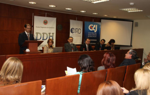 Panelista en la sala de Conferencias de la Corte Suprema de Justicia