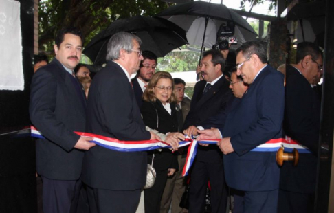 La ministra Alicia Pucheta de Correa mencionó que esta moderna obra busca facilitar el acceso al servicio judicial más básico.