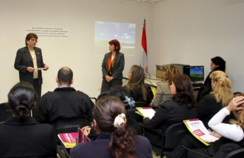 la defensora general, Noyme Yore y la Coordinadora Nacional de Cladem Paraguay, Graciela Mendoza durante el seminario taller