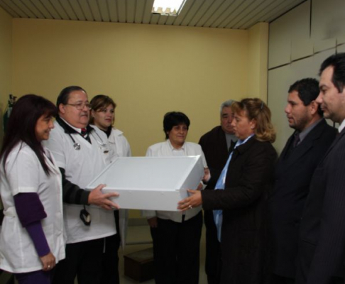 El equipo médico del Palacio de Justicia recibió hoy un Megatoscopio donado por el Sindicato