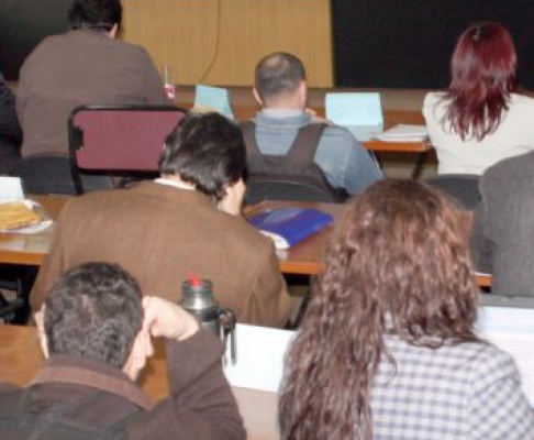 Acusado prestando declaración ante un Tribunal de Sentencia