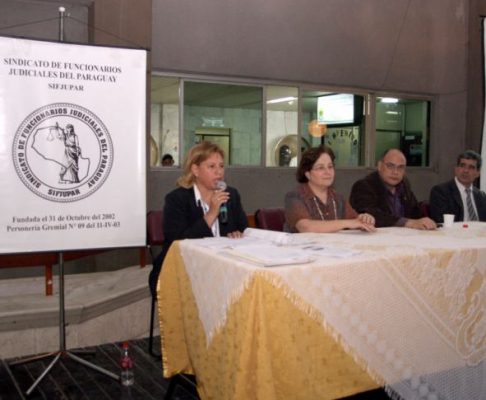 Inicio de la reunión con representantes del gremio