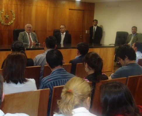 El ministro Sindulfo Blanco se reunió con estudiantes de la Universidad Nacional de San Pedro del Ycuamandyjú.