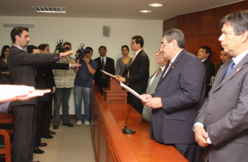 Hoy juraron nuevos defensores públicos, agentes fiscales y un juez de Paz