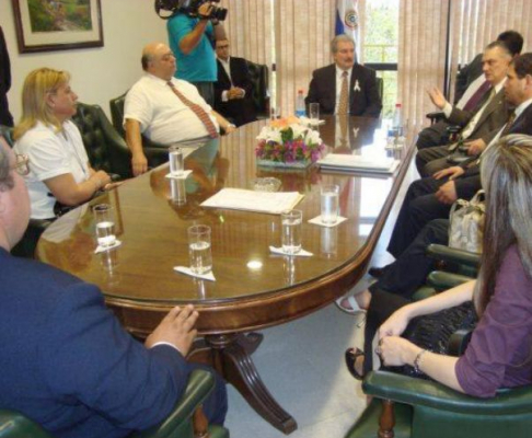 La reunión entre los parlamentarios y sindicalistas  no logro destrabar la huelga en el Poder Judicial  