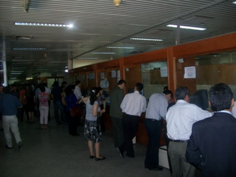 Funcionarios de Ingresos Judiciales trabajan normalmente
