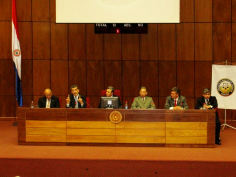 Disertantes del seminario para jueces sobre mecanismos de integración y cuoteo político durante la jornada inaugural.