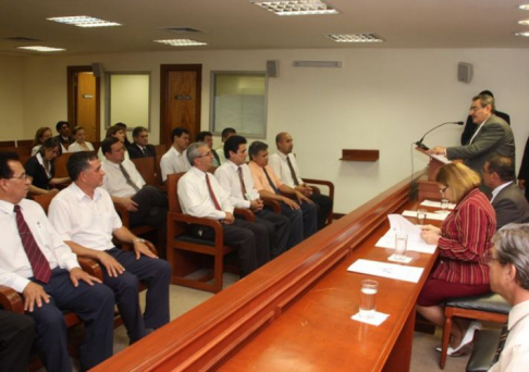 En la entrega de certificados el presidente de la Corte instó a que se sigan capacitando