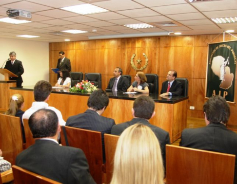 Culmino curso de postgrado en “Actualización de Derecho Penal”
