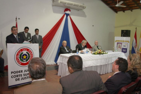 Ademas del doctor Fretes, tambien participaron del Dia de Gobierno los ministros Torres Kirmser, Bajac y Garay Zuccolillo.