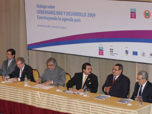Imagen durante la presentación de la Sistematización de la Conferencia Internacional Gobernabilidad y Desarrollo 2009