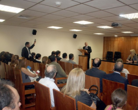 Ministro Oscar Bajac, durante la presentación del libro 