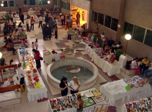 Exposición de trabajos artesanales con motivo del cierre de las actividades del año 2009.