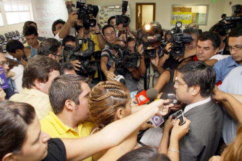 El abogado Luis Gimenez, director de la Dirección de Comunicaciones de la Corte durante la conferencia de prensa