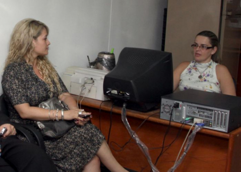 La fiscala Mirtha Ortiz tiene la prohibición de salir del país, debe comparecer mensualmente ante el juzgado y pagar una fianza personal de 100 millones de guaraníes.