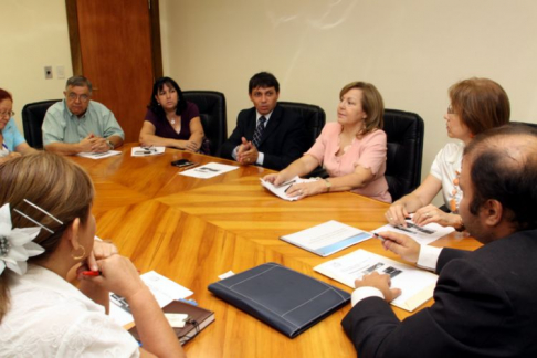 Equipo Ejecutivo de la Corte Suprema informó sobre proyecto a gremios de abogados y escribanos