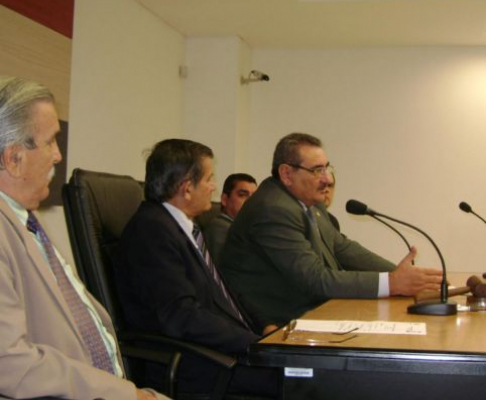 El ministro de la Corte Suprema de Justicia, doctor Antonio Fretes con autoridades judiciales de Amambay.