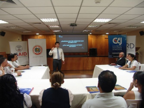 El facilitador Fernando Bogado durante el taller