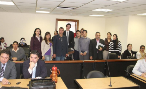 Con esta experiencia los estudiantes pretenden observar la aplicación de las bases teóricas en un caso real.