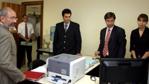 El sorteo se realizó en presencia del juez representante de los Tribunales de Sentencia, Carlos Ortiz Barrios.