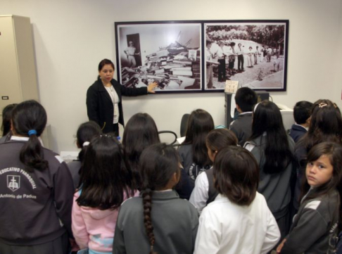 Alumnos del Colegio San Antonio de Padua aprendieron sobre sus derechos, durante la visita que realizaron hoy a la sede del Poder Judicial
