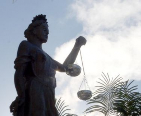 En la ocasión, serán entregados lotes de libros publicados por la División del Instituto de Investigaciones Jurídicas, UNAM y de la División de Investigación Legislación y Publicaciones.