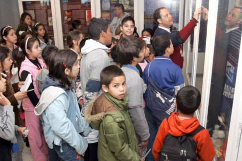 Alumnos de la Escuela “San Cayetano” de la Fundación Fe y Alegría, durante su visita al Palacio de Justicia.
