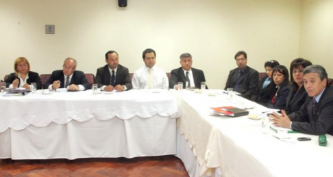 Reunión entre los diferentes gremios donde trataron el tema del IPS 