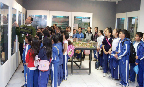 Alrededor de 60 alumnos de la Escuela Básica 