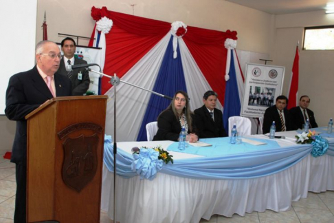 El ministro de la Corte Suprema de Justicia, doctor Miguel Oscar Bajac durante el acto de presentación del Sistema de Facilitadores Judiciales en Ñemby