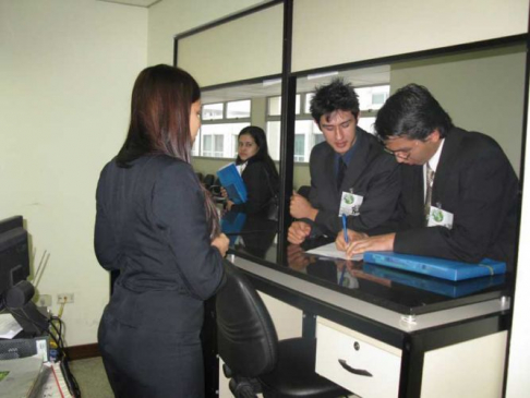 Durante la jornada los alumnos deben resolver varios desafíos que tienen como tema principal la administración de justicia en el país.