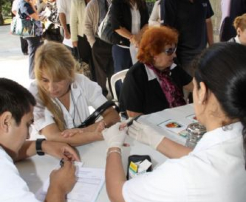 Los exámenes son realizados por especialistas del Ministerio de Salud Pública y Bienestar Social.